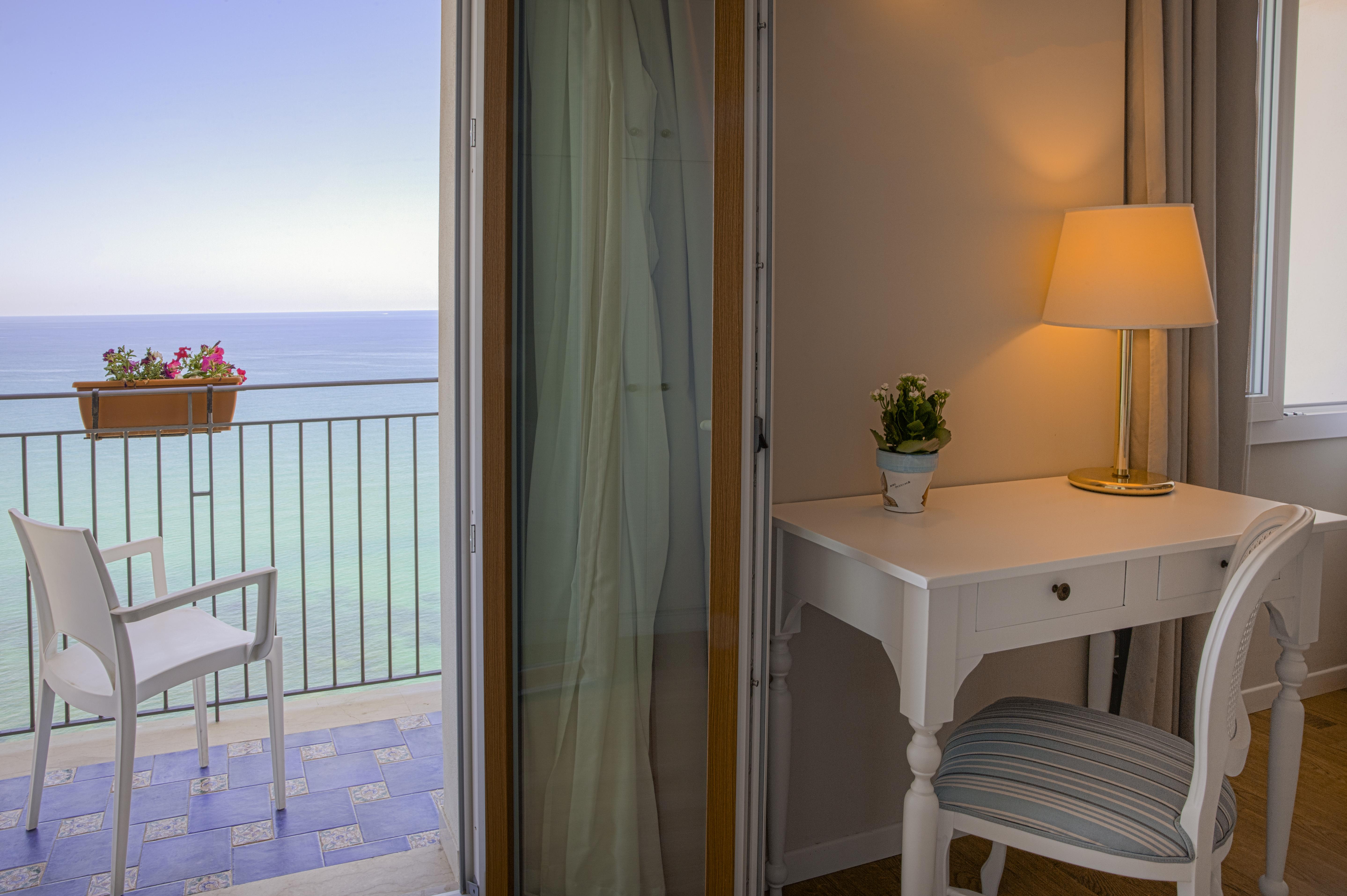 Hotel Punta Nord Est Castellammare del Golfo Kültér fotó